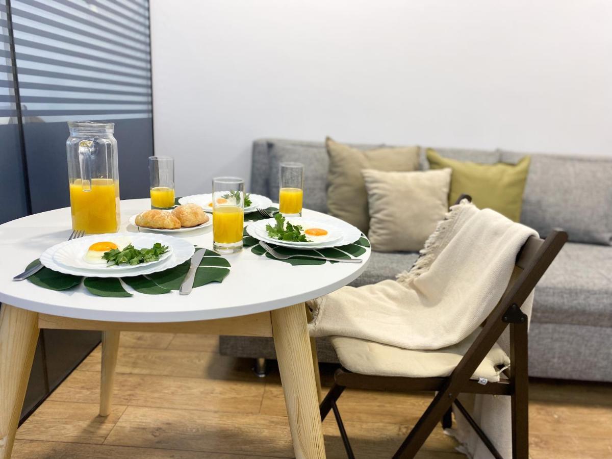 Студия В Стиле Loft В Центре Города Almati Kültér fotó