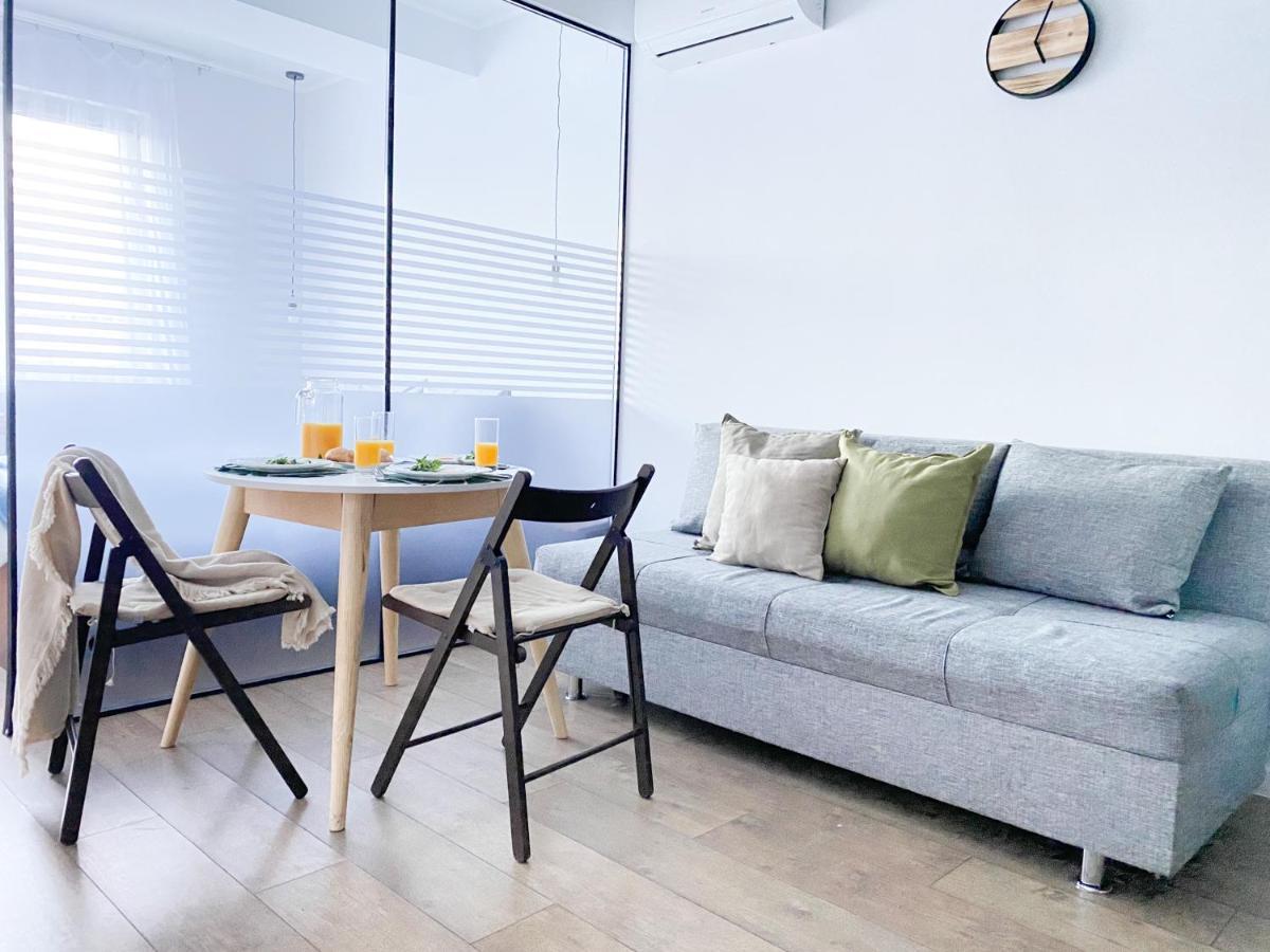 Студия В Стиле Loft В Центре Города Almati Kültér fotó